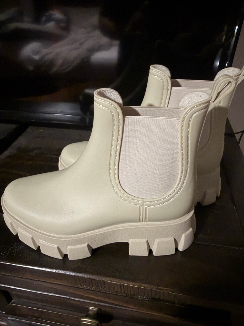 JEFFREY CAMPBELL Platform Lug Sole Chelsea Rain Boot Cream Women’s Size 7